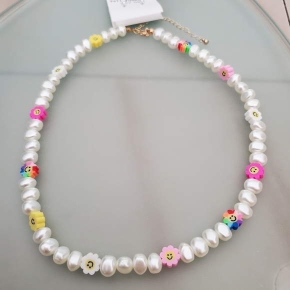 NWT Pearl Beaded Smiley Flower Necklace Retro Hippie - Picture 3 of 7